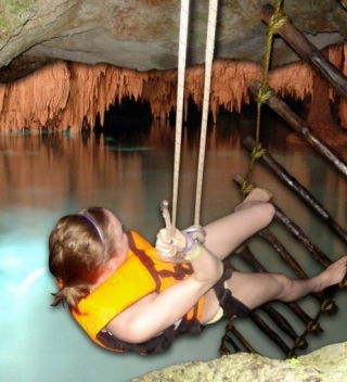Rappel en el cenote